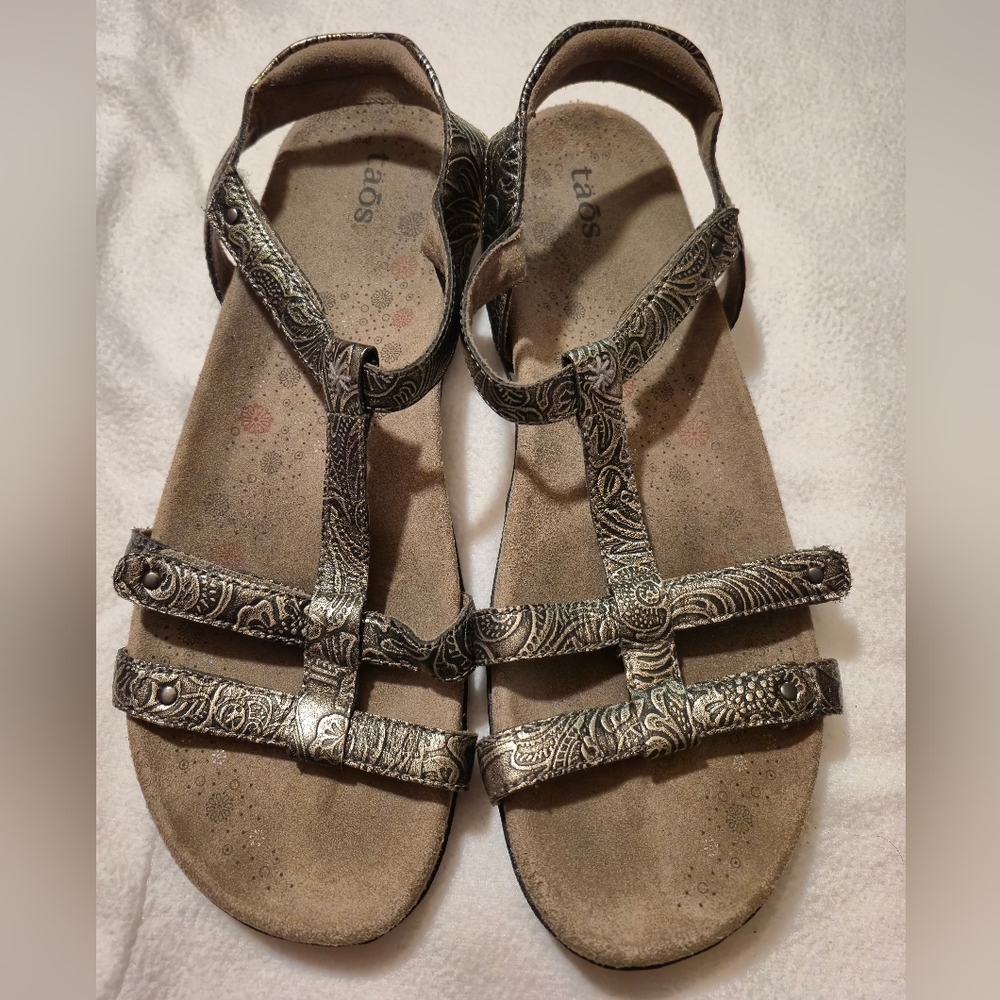 Taos Footwear Women's Silver Patterned Sandals. View shoe details - Picture 1 of 10